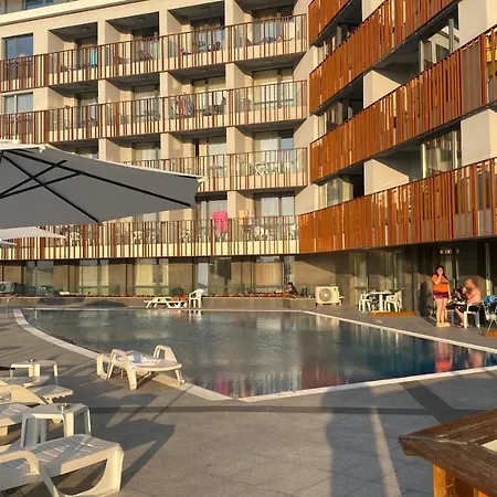 Paradiso 'b' 605 Private