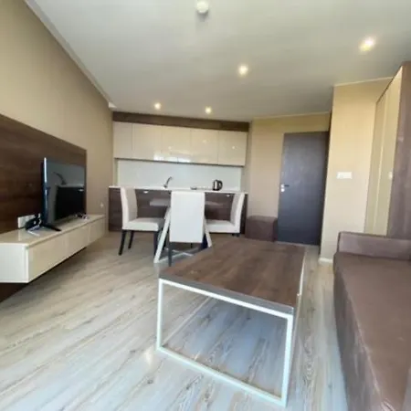 Paradiso 'b' 605 Private *