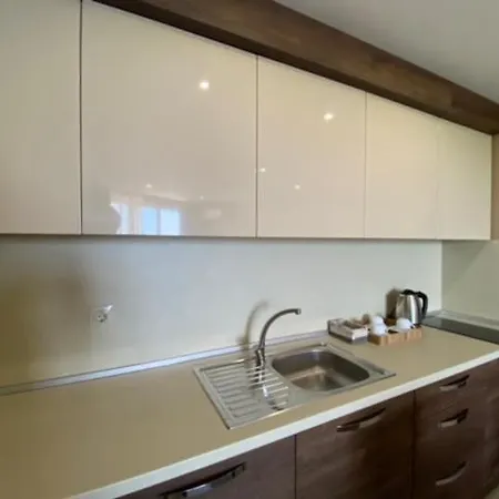 Apartment Paradiso 'b' 605 Private
